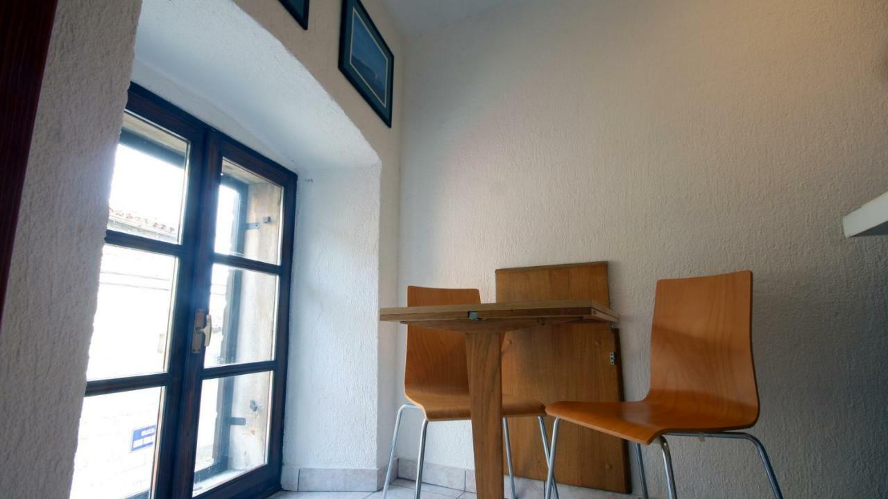 Studio Apartman Galerija Бузет Экстерьер фото