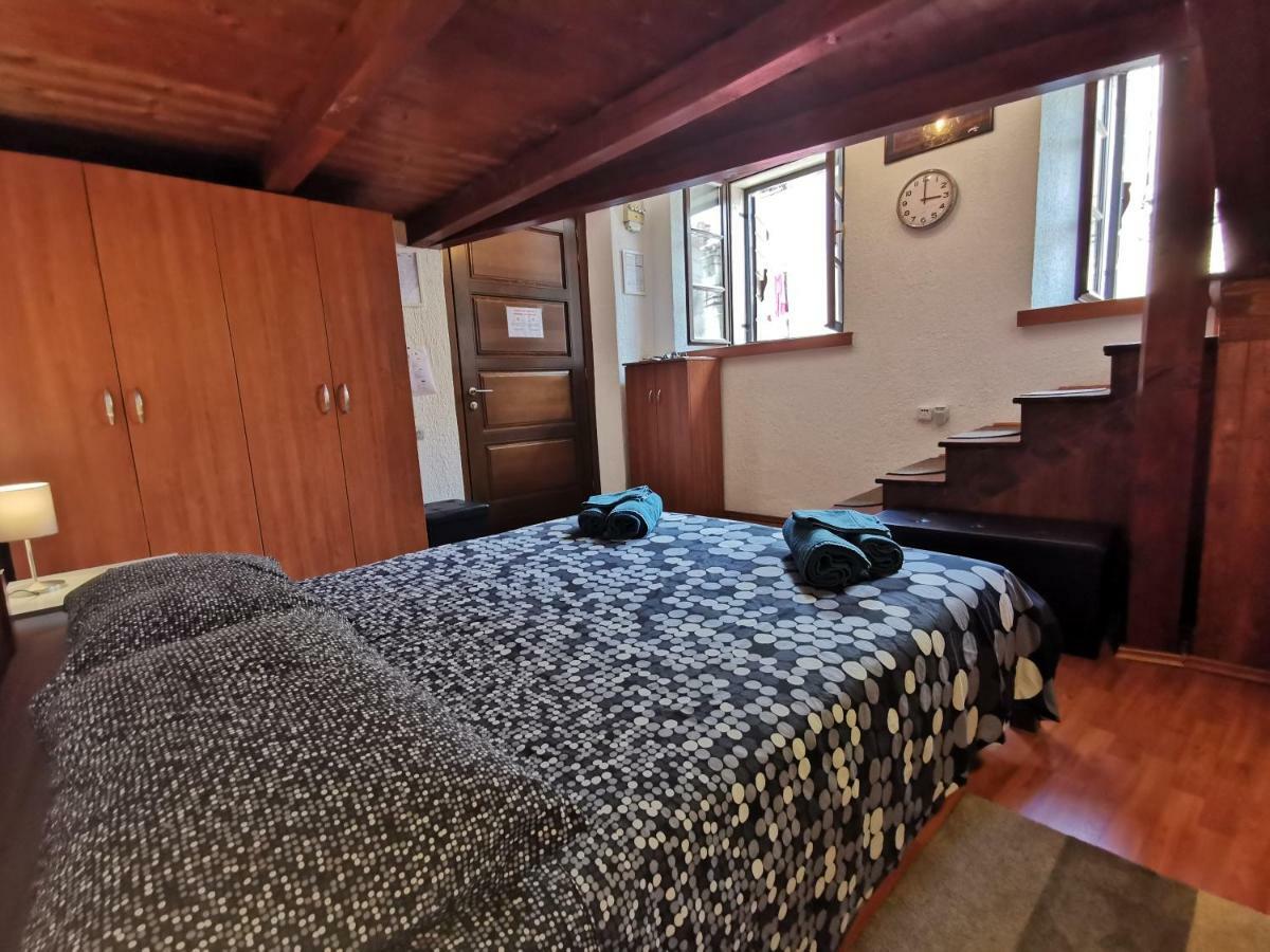 Studio Apartman Galerija Бузет Экстерьер фото