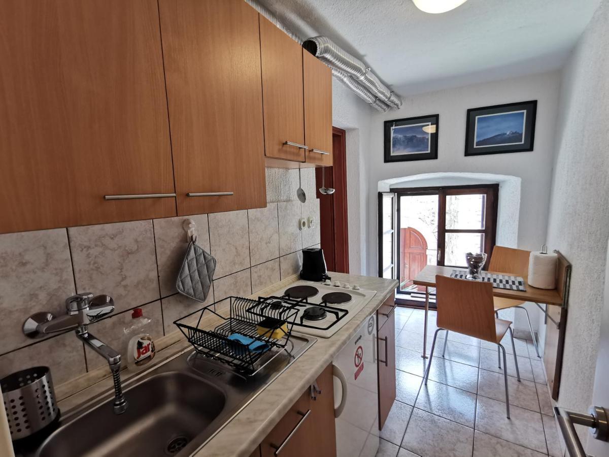 Studio Apartman Galerija Бузет Экстерьер фото