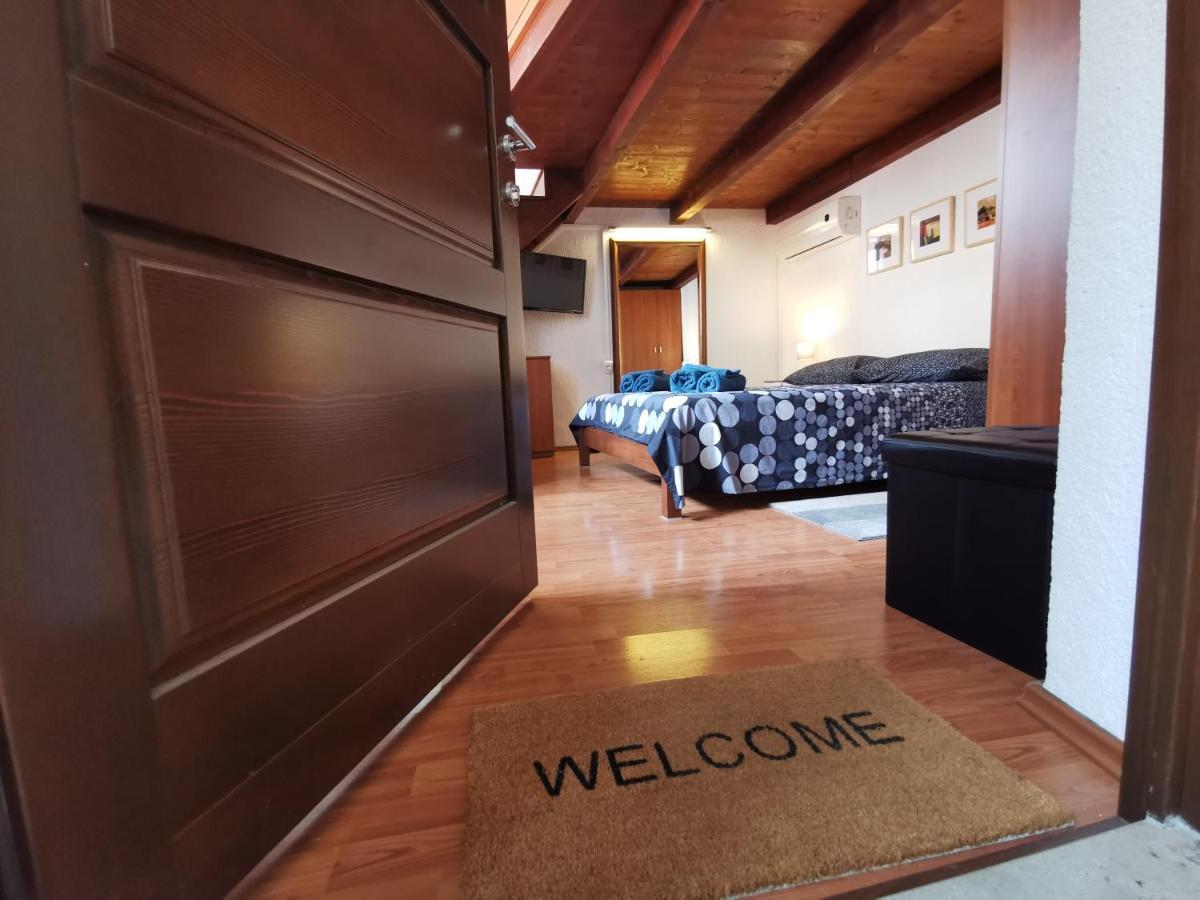 Studio Apartman Galerija Бузет Экстерьер фото